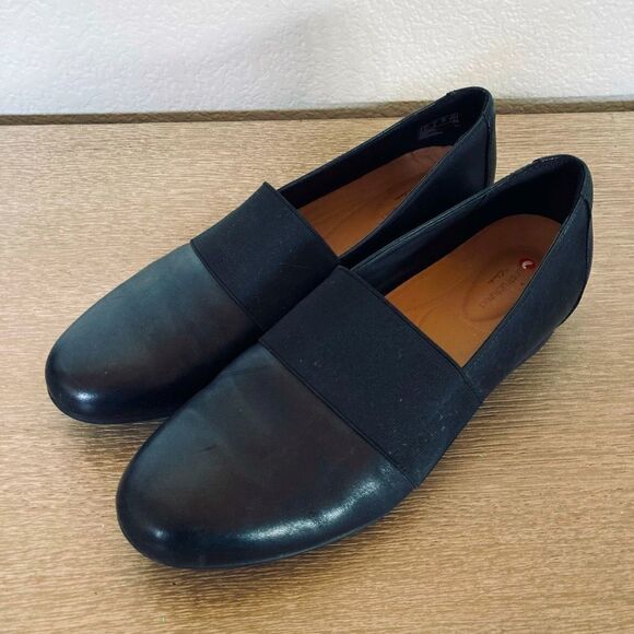 Clarks Unstructured Slip-On Shoes 9 - Picture 1 of 9
